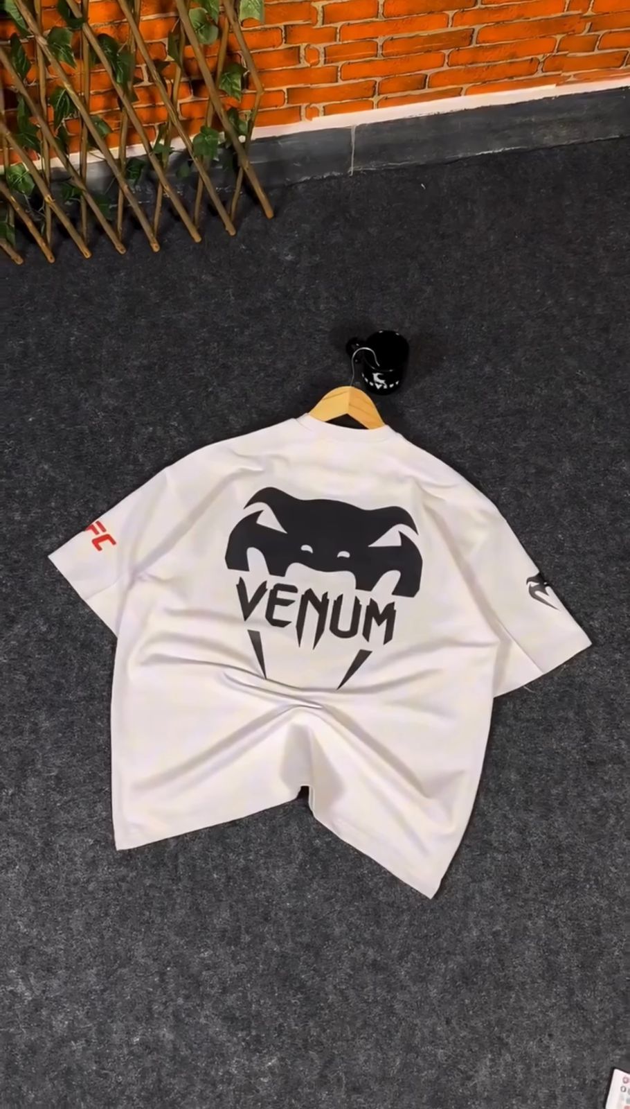Venom Drop Shoulder