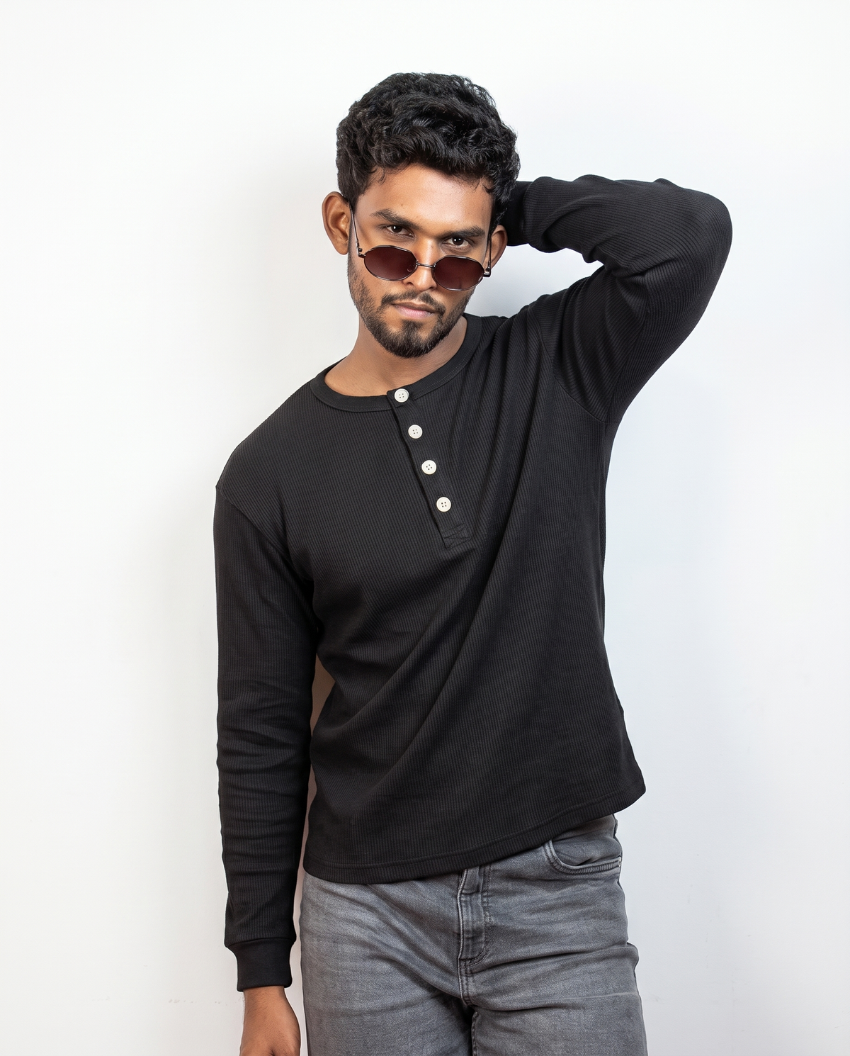 Henley - Black